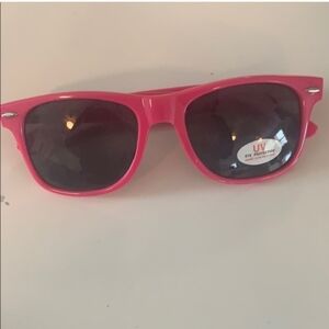 Vineyard Vines Bright Pink Wayfarer Sunglasses
